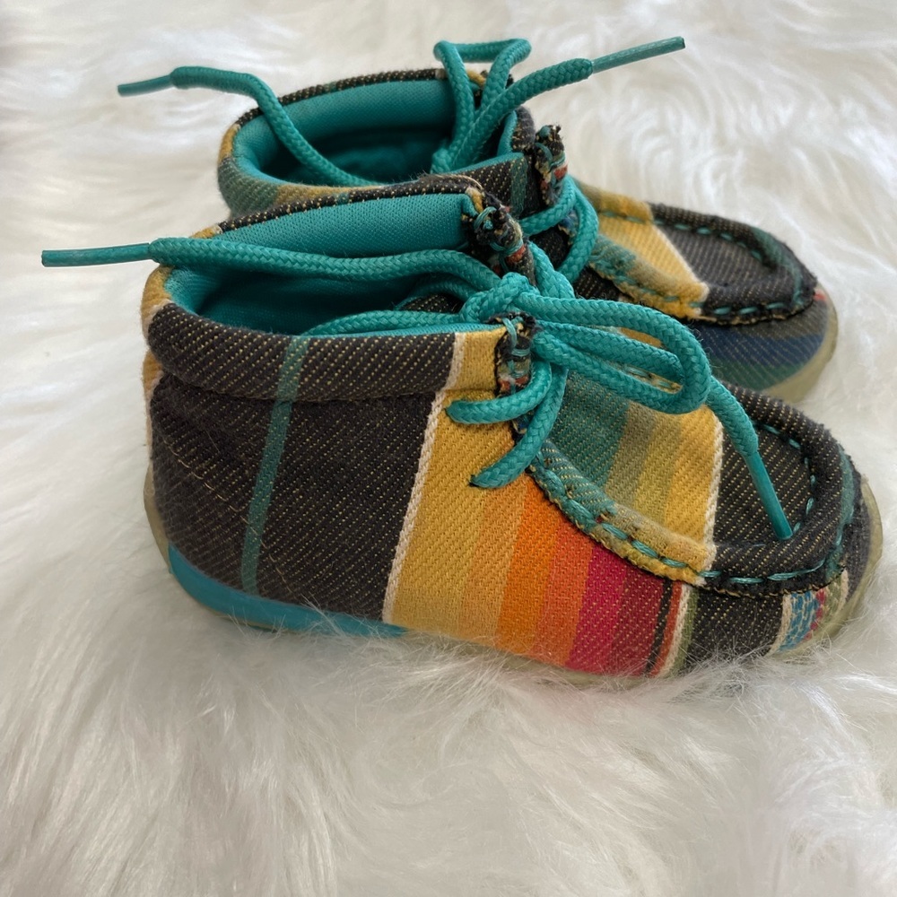 Twisted shoes sz 4 toddler